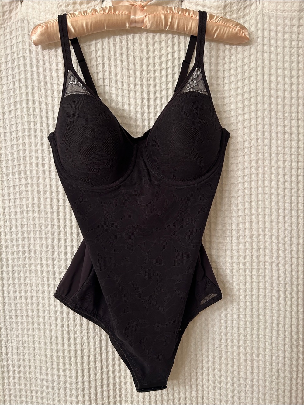 Elegant Black Lace-Trim Bodysuit Shapewear